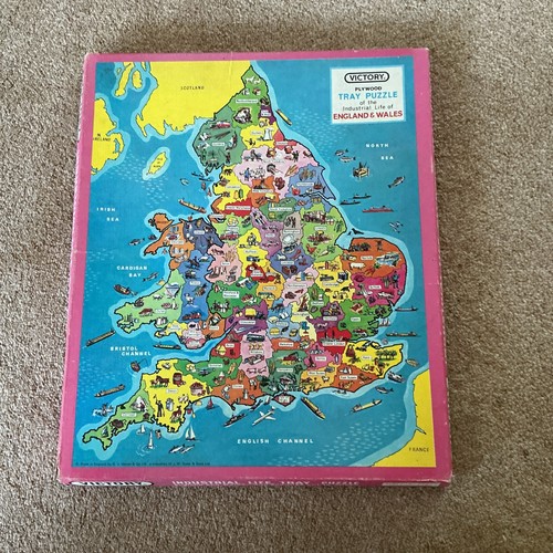 Vintage wooden victory jigsaw - vintage,
