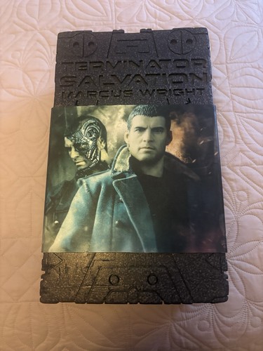 Hot toys mms100 terminator - hot,