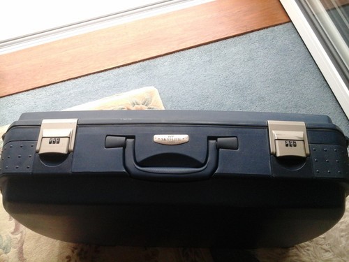 Large skyflite suitcase - large,