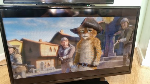 Samsung with remote - 32",