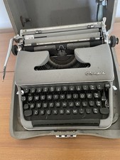 Olympia SM3 Deluxe Typewriter