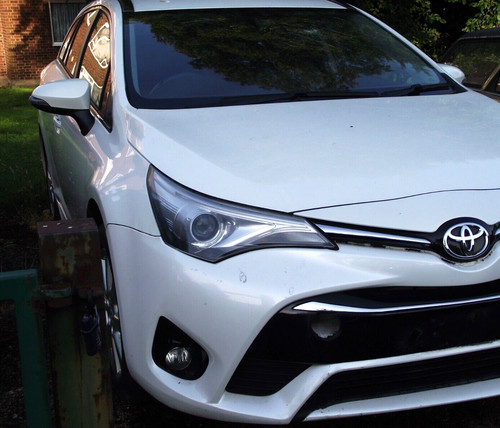 Breaking toyota diesel avensis - toyota,