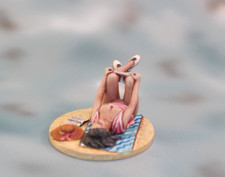 ⭐️Girl on beach Pin Up resin 3D Soldiers PAINTED. 54mm 1/32 Action Figurine⭐️