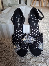 Brand New "Xanthe" Size 4