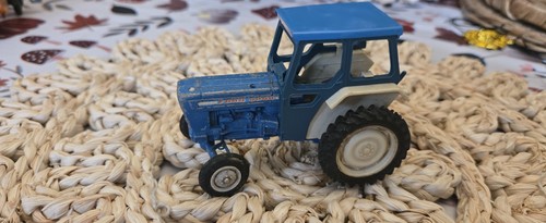 Britains ford 5000 tractor - ford,