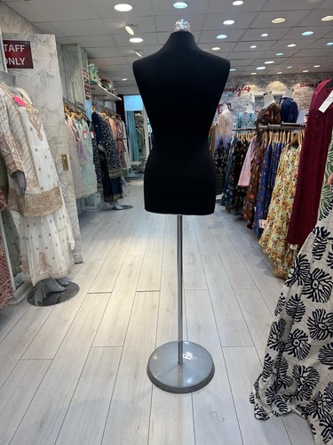 Used black tailoring - black,