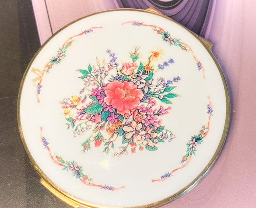 Stratton white floral vintage