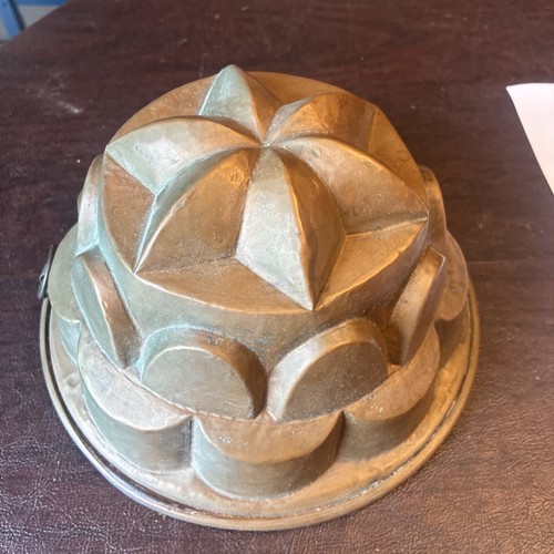 Antique copper tin star cake - tin,