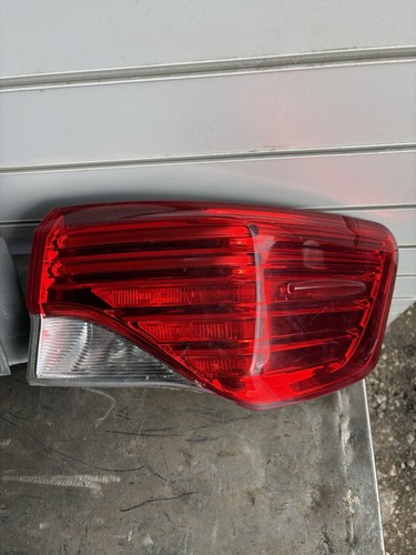 Mk3 toyota avensis saloon rear - mk3,