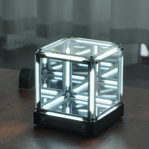 White infinity mirror cube - mirror,