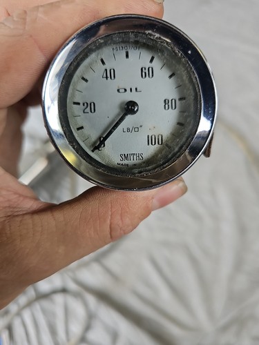 Smiths oil pressure gauge with - smiths,