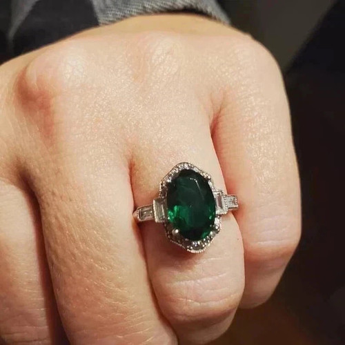 Oval natural emerald - 4.50, &