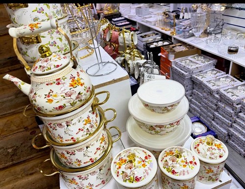 Floral enamel cookware