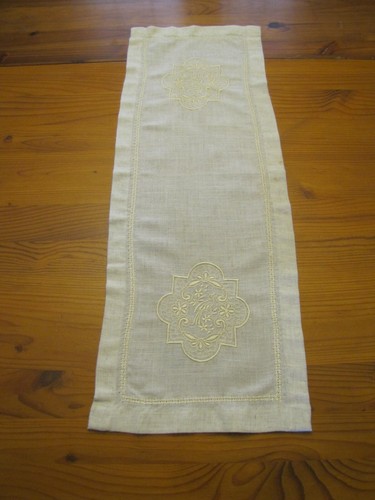 Eames era vtg table runner - era,