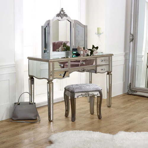 Large mirrored dressing - , table