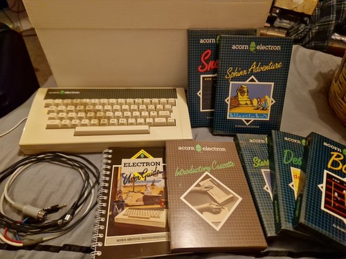 Acorn electron computer - electron,