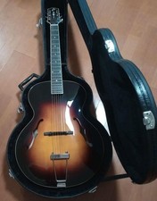 The Loar LH-700VS Archtop Guitar | Near Mint, Vintage Sunburst, w/ Hard Case F/S