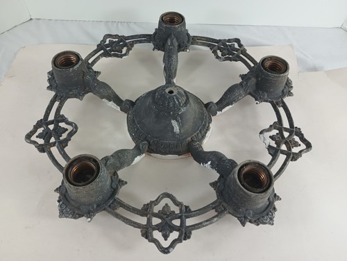 Light riddle cast metal - light,