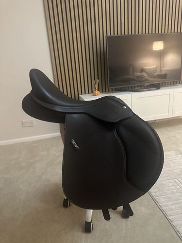 Brown wintec jump - jump, 17.5