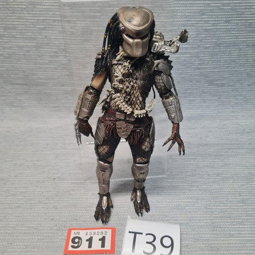 Neca classic predator figure - neca,