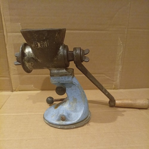 Vintage spong co mincer - &,