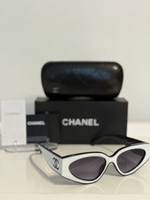 🤍🖤 White & Black Cat Eye