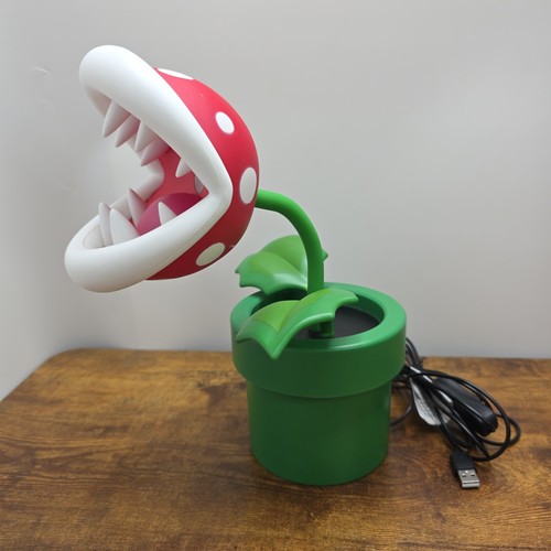 Super mario piranha - plant, desk
