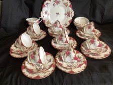 Aynsley Bone China 'Wilton Red