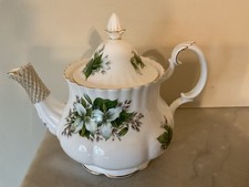 Royal Albert Trillium  Tea Pot