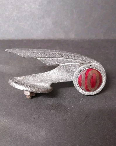 Morris bonnet badge emblem - morris, 10