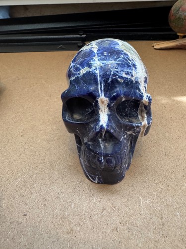 Medium crystal skull pre owned