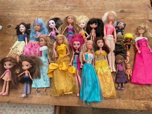 Bratz doll bundle all - all, clean