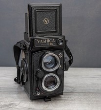 Yashica Mat-124 G Medium