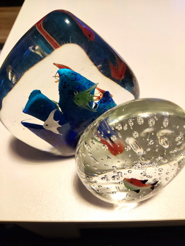 Clear glass fish paperweights - clear,