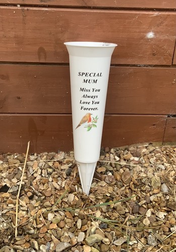 Robin spike memorial grave - memorial,