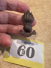 millitary brass cap badge 'ubique' pin missing