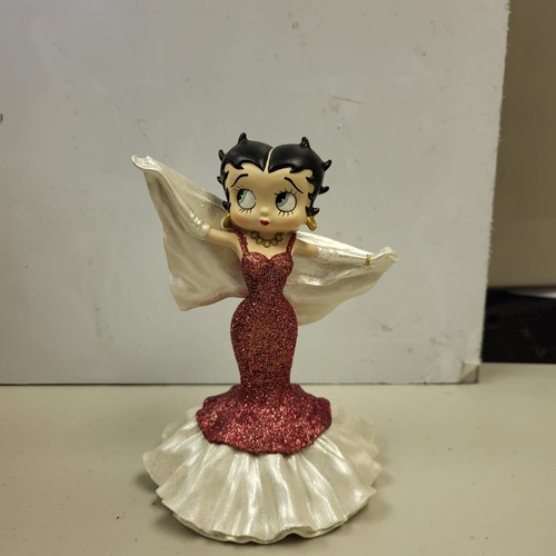 Betty boop showing off her - off,