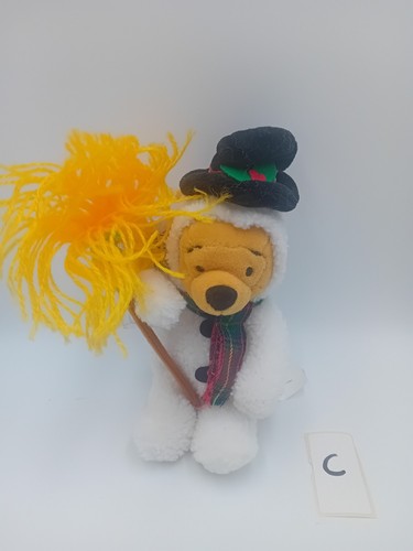 Disney store beanie - winnie, the
