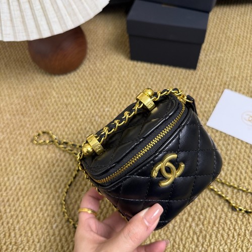 Chanel beauty gwp black gold - black,