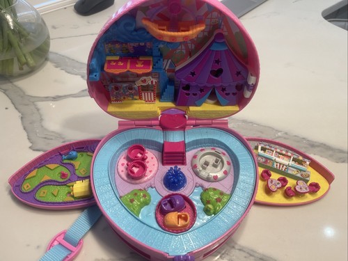 Polly pocket play ground hand - polly,