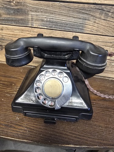 Art deco bakelite pyramid - deco,