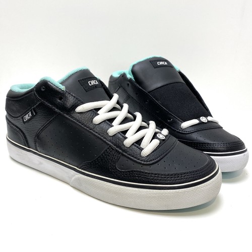 Circa track black white - &,