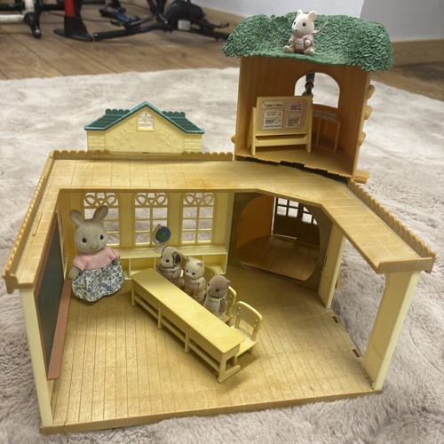 Sylvanian families country - families,