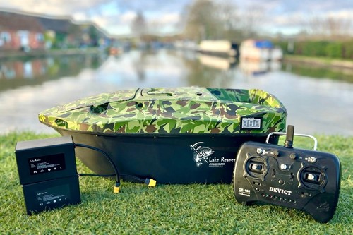 Lake reaper carp - bait, boat