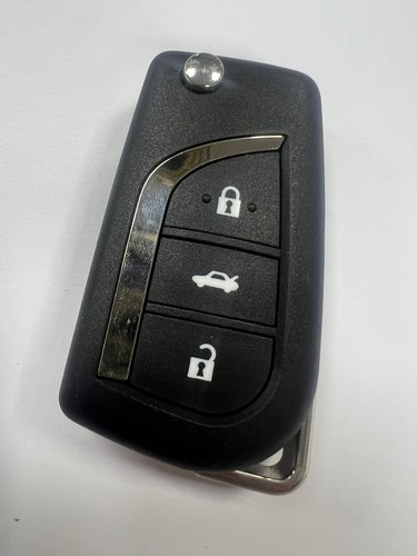 Genuine toyota button remote - 3,