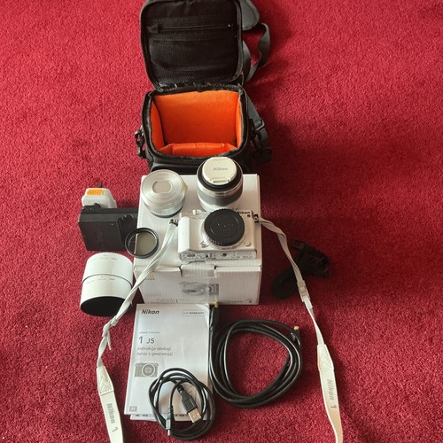 Nikon digital camera - j5,