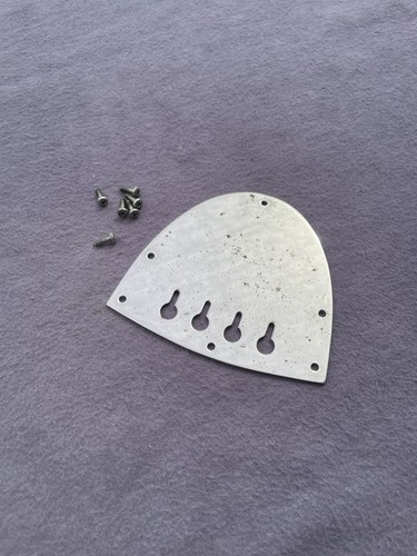 Egmond solidbody bass