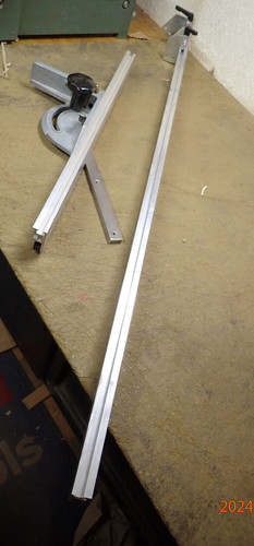 Table saw miter - table, gauge