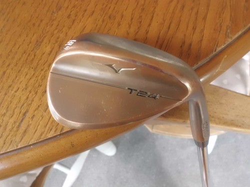 Pre loved mizuno - t24, sand