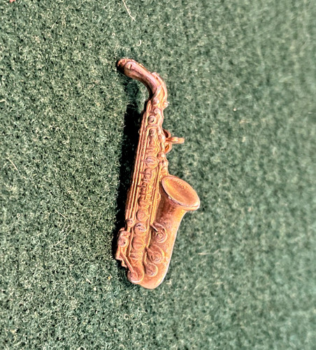 Metal saxophone pin - metal, badge